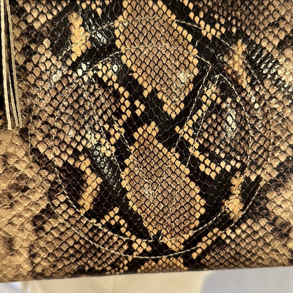 NWT Mario Valentino snake print leather shoulder bag - Picture 3 of 14